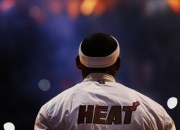 开云官网-篮网横扫掘金，浓眉哥带队取胜，一场定义赛季的胜利