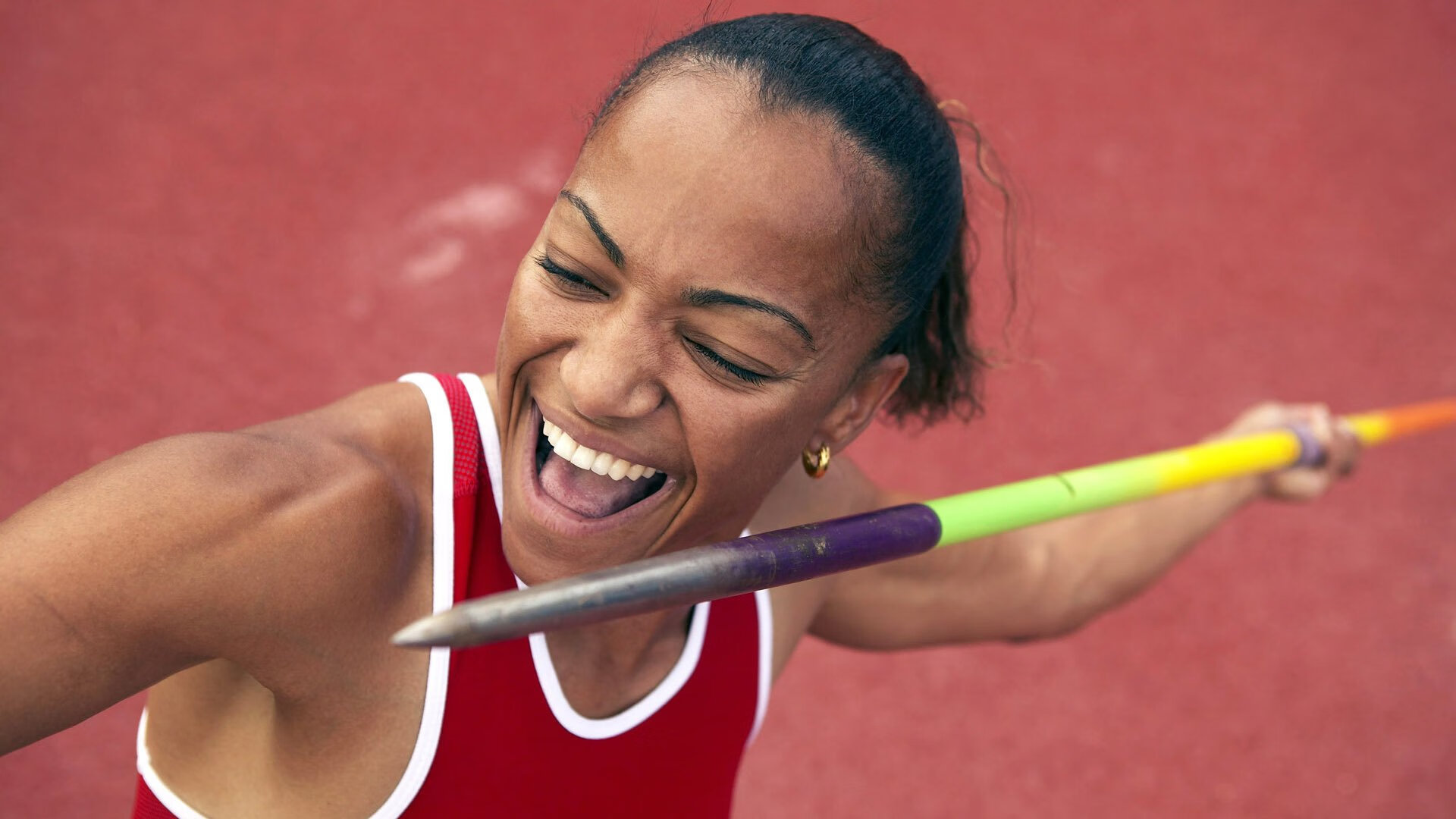 赛道与球场，双星闪耀的争冠之夜